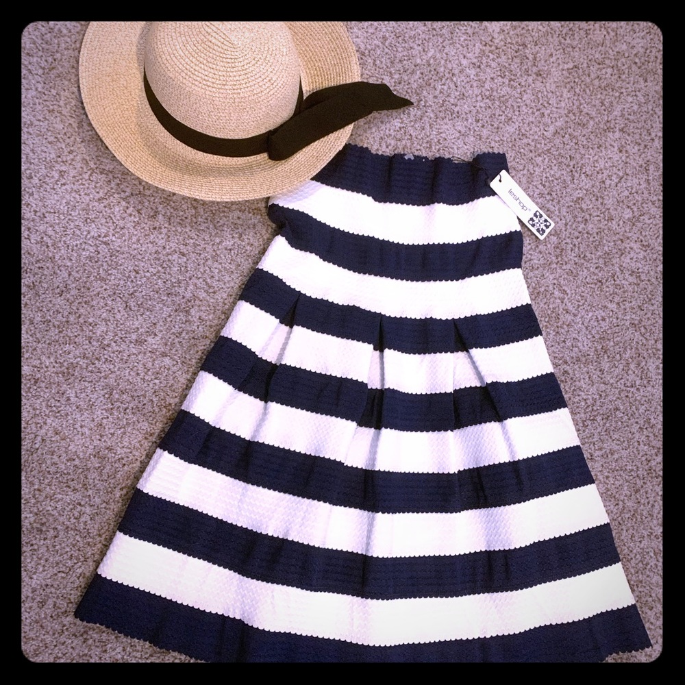 NWT Leshop Striped Textured Strapless Dress #102